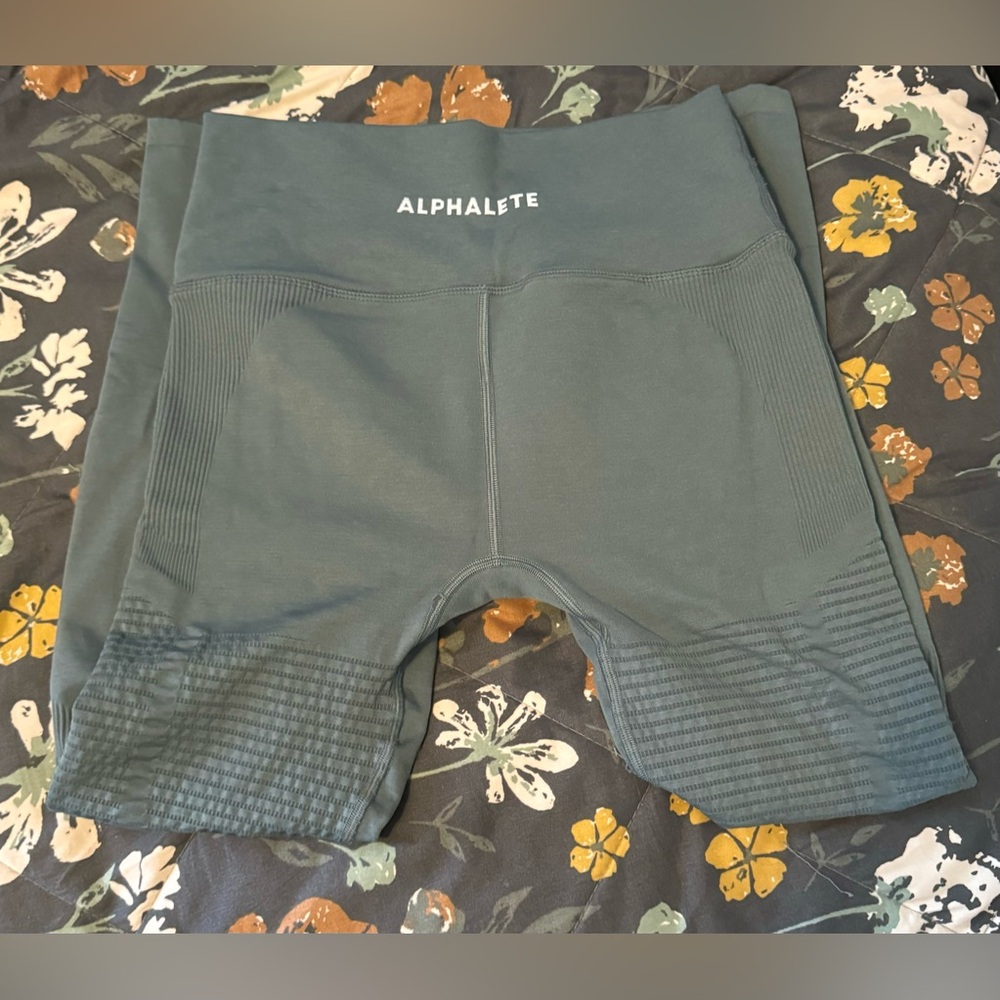 Lululemon leggings.